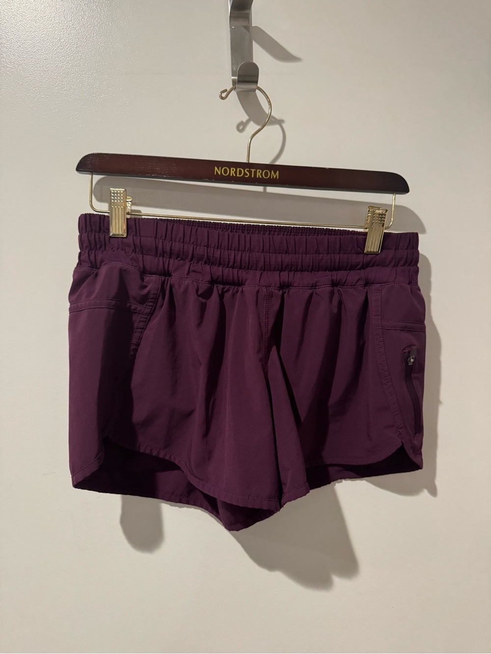 lululemon athletica Wine/Purple Hotty Hot 2.5 Inch Shorts Size 8
